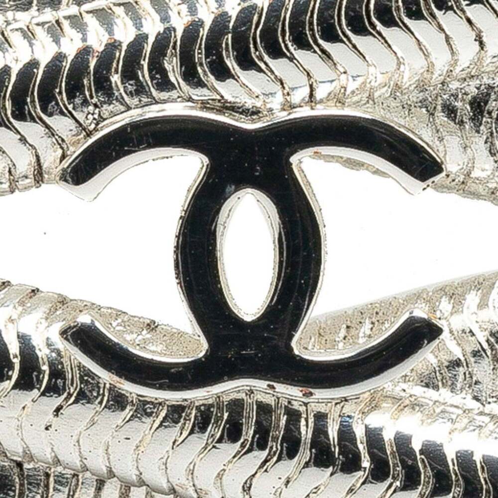 CHANEL Vintage Silver Logo Brooch - Picture 5 of 7